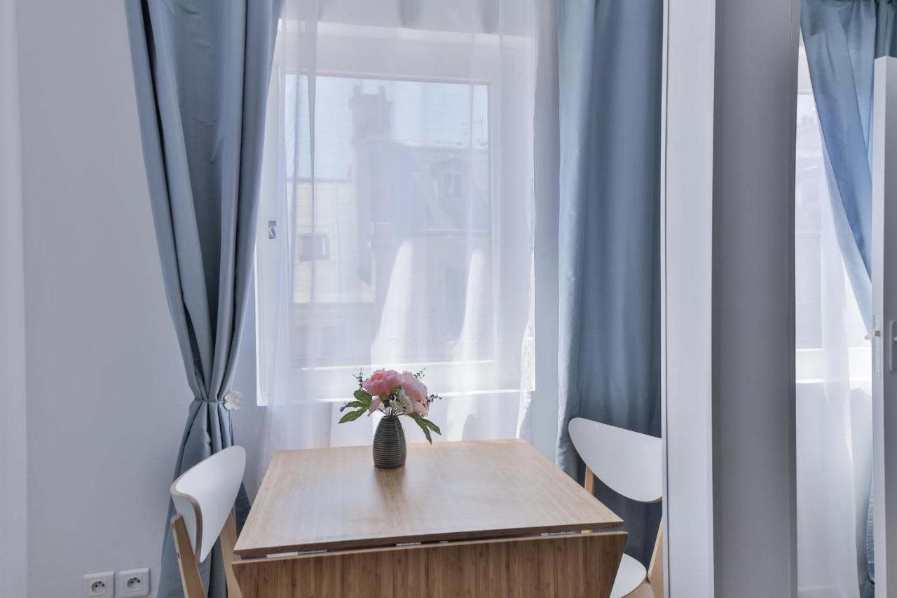 Beautiful Flat Next To Saint Lazare Opera Lägenhet Paris Exteriör bild